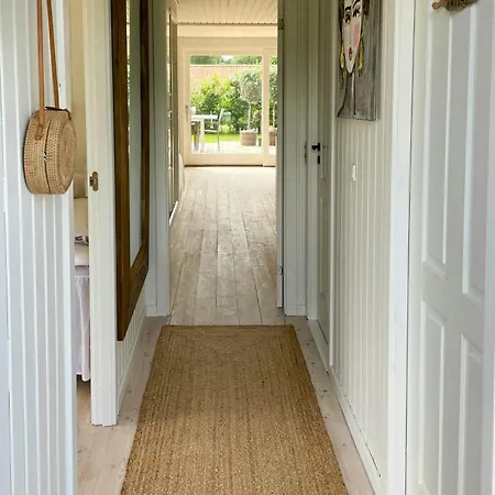 Southern Flair In Modern Danish Summer House Tatil Evi