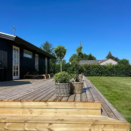 Southern Flair In Modern Danish Summer House * Nedre Lysabild